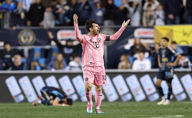 Месси забил крутой гол со штрафного, но Интер Майами снова не смог победить