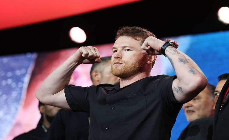 Альварес назвал главную ценность боя против Кроуфорда