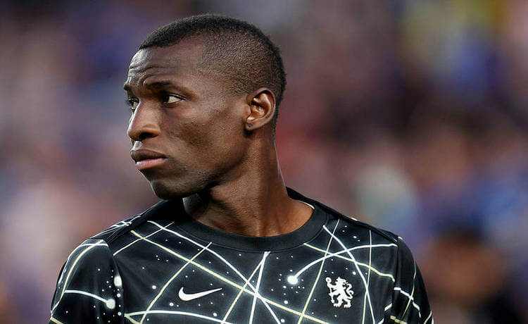 Манчестер Юнайтед - один из клубов, который интересуется нападающим Челси