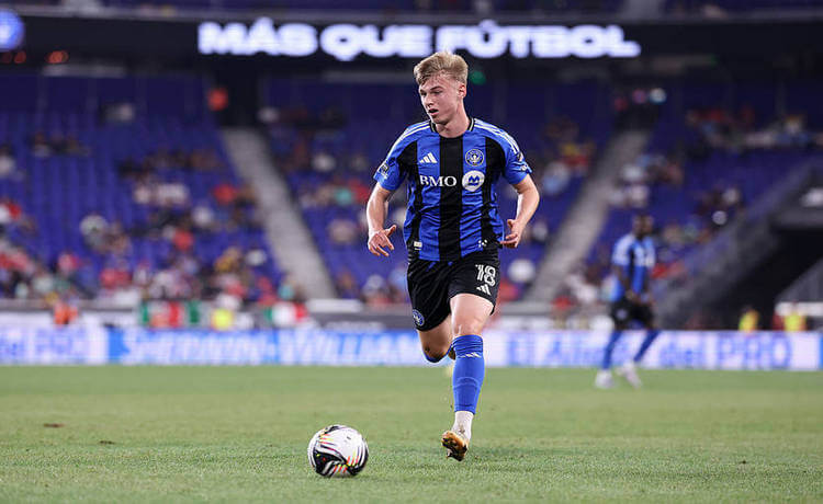 Синчук дебютным ассистом не спас Монреаль от поражения в Кубке лиг