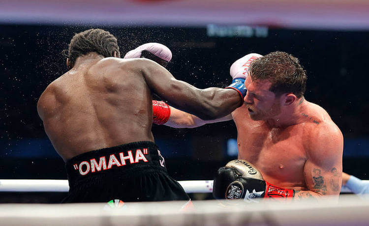Бой Кроуфорда с Альваресом собрал третью кассу в истории
