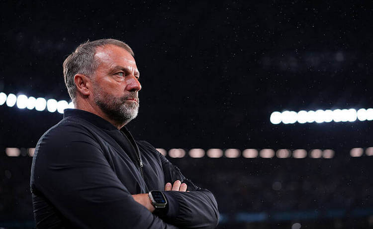 Флик назвал сроки возвращения лидеров Барселоны