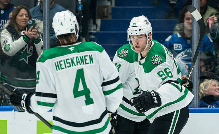 Джейми Бенн вошёл в историю Старз забив юбилейный гол